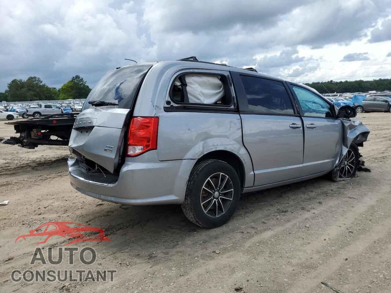 DODGE CARAVAN 2018 - 2C4RDGEG0JR337155