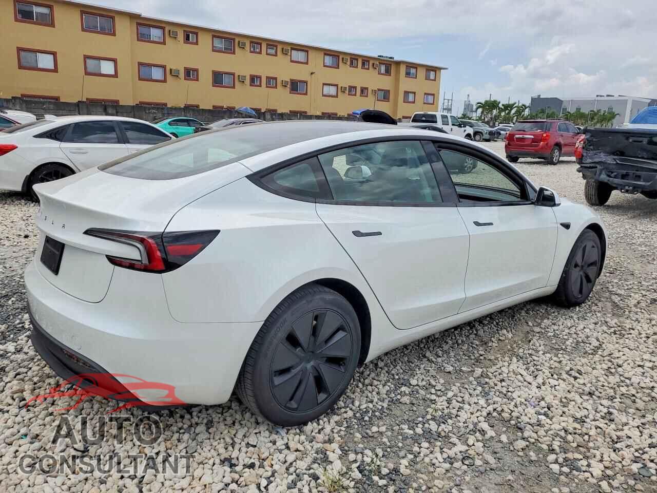 TESLA MODEL 3 2025 - 5YJ3E1EA1SF925316
