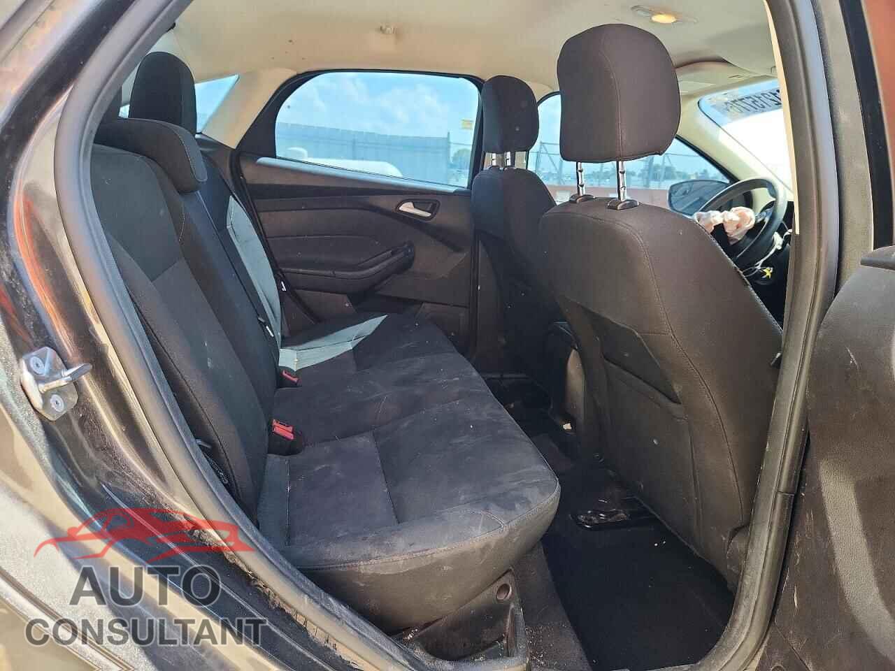 FORD FOCUS 2017 - 1FADP3F24HL266869