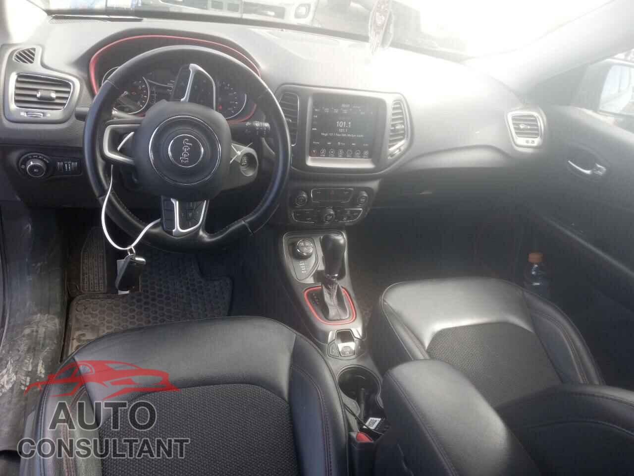 JEEP COMPASS 2020 - 3C4NJDDB8LT203621