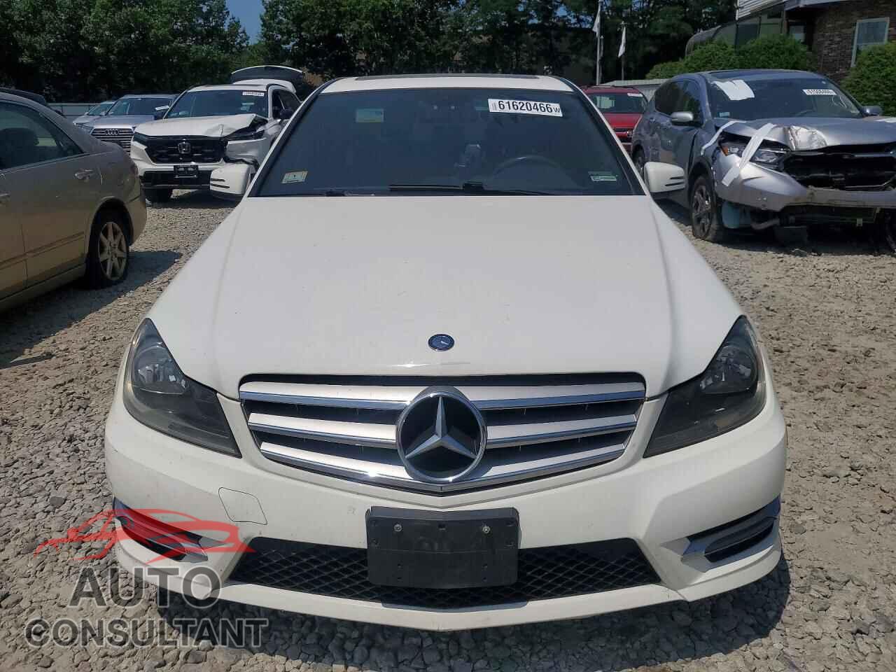 MERCEDES-BENZ C-CLASS 2013 - WDDGF8AB8DR296954