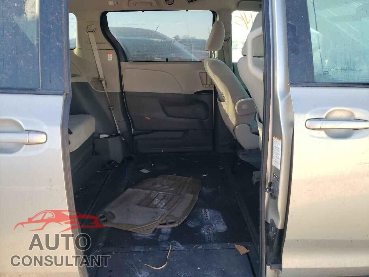 TOYOTA SIENNA 2017 - 5TDKZ3DC4HS889608