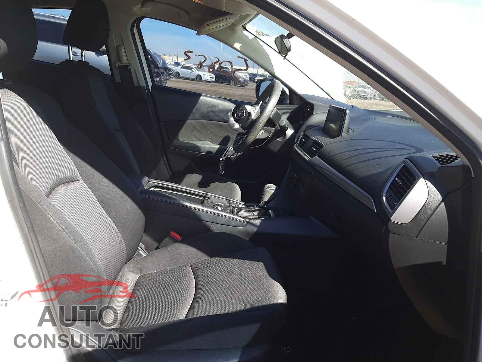 MAZDA 3 2017 - 3MZBN1U74HM137651