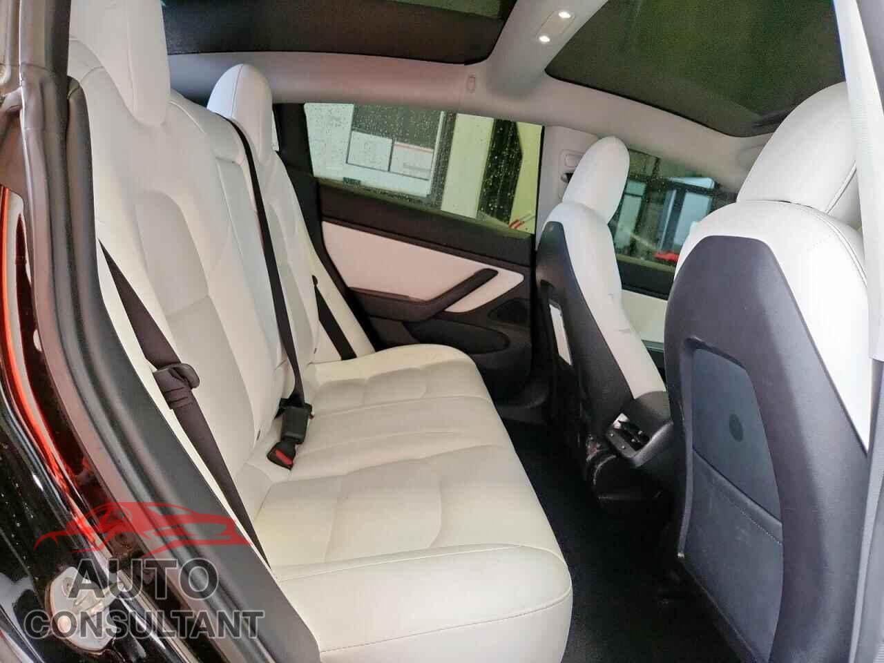 TESLA MODEL 3 2019 - 5YJ3E1EAXKF332151