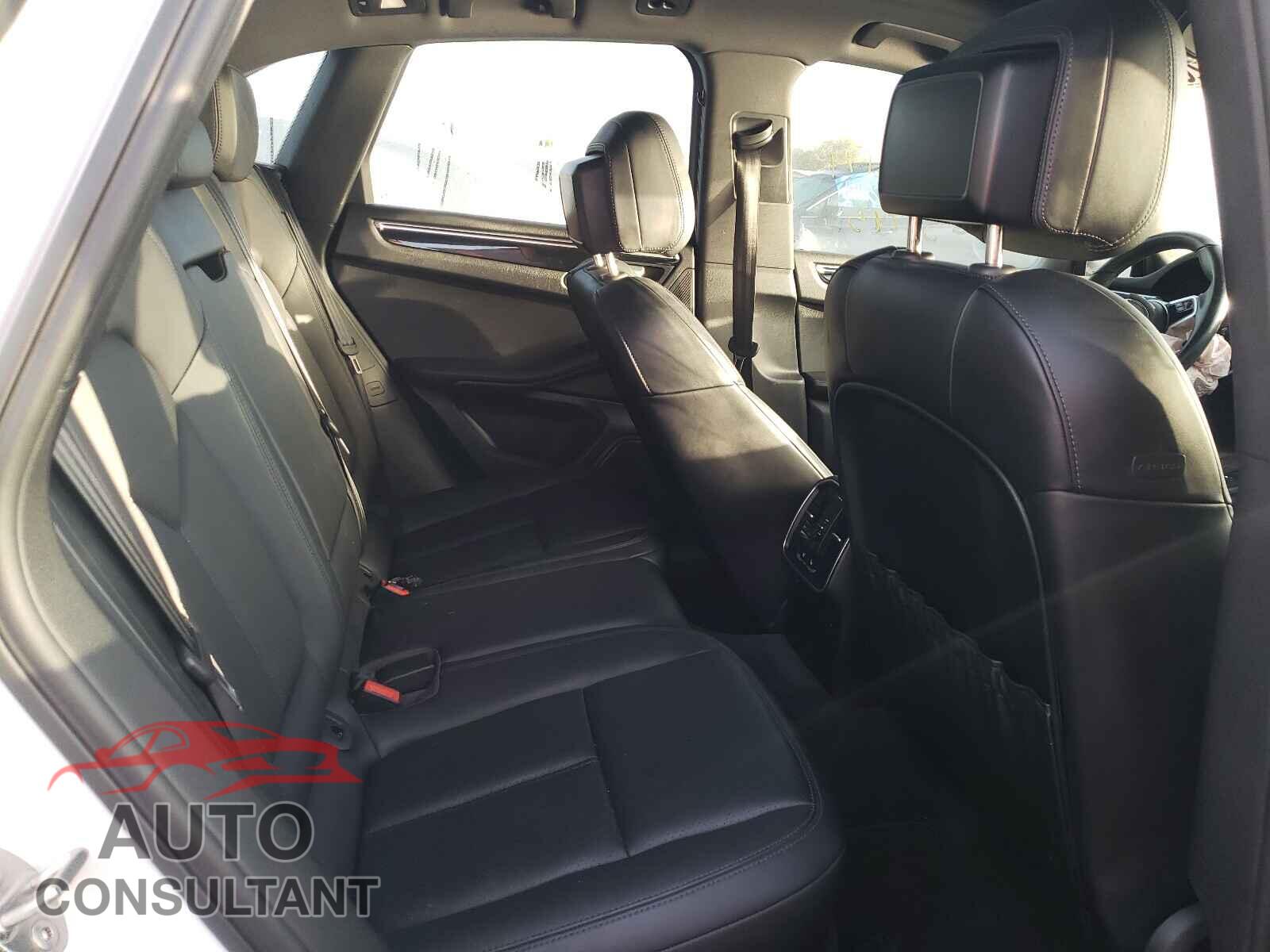 PORSCHE MACAN 2016 - WP1AB2A52GLB56844