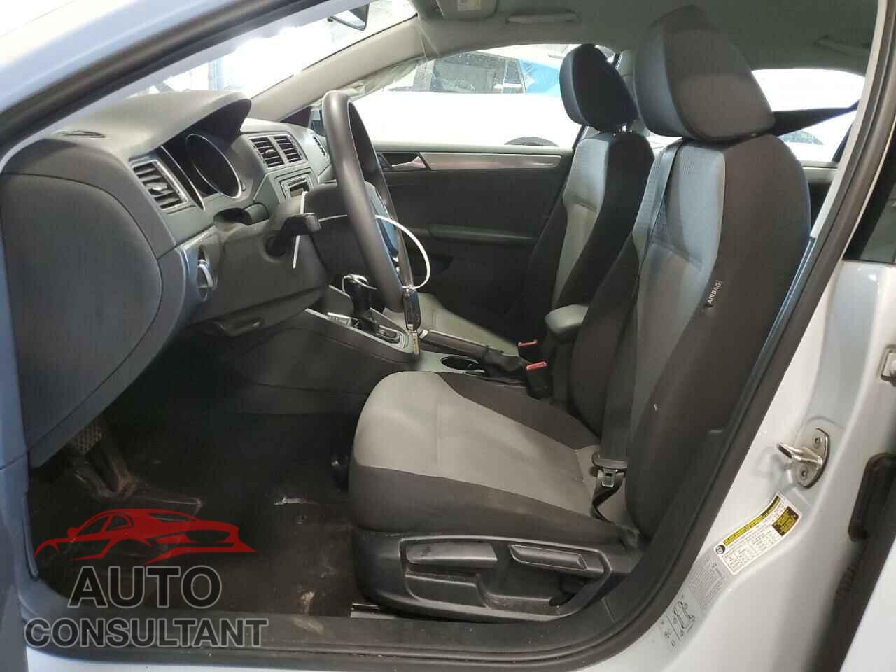 VOLKSWAGEN JETTA 2017 - 3VW2B7AJ1HM265471