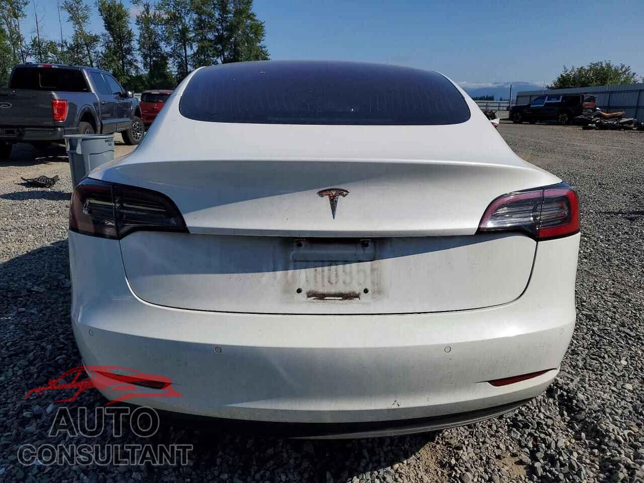 TESLA MODEL 3 2018 - 5YJ3E1EA5JF013822