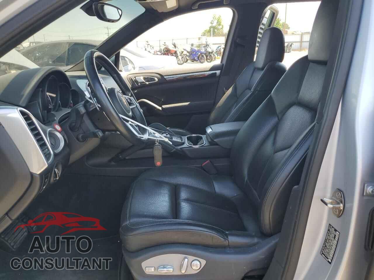 PORSCHE CAYENNE 2016 - WP1AA2A21GLA03607
