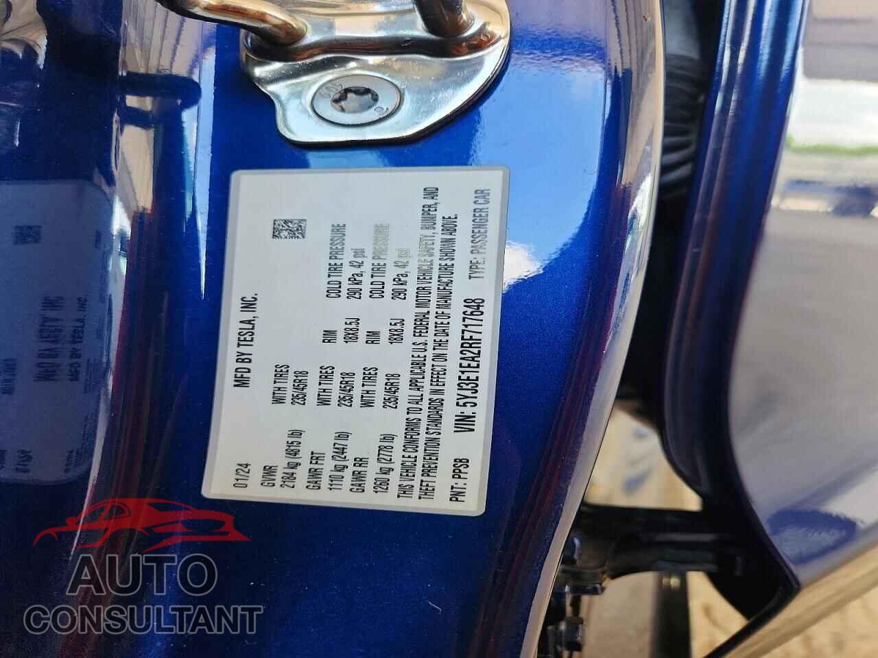 TESLA MODEL 3 2024 - 5YJ3E1EA2RF717648