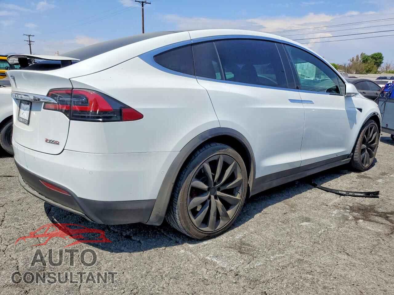 TESLA MODEL X 2018 - 5YJXCBE46JF105237
