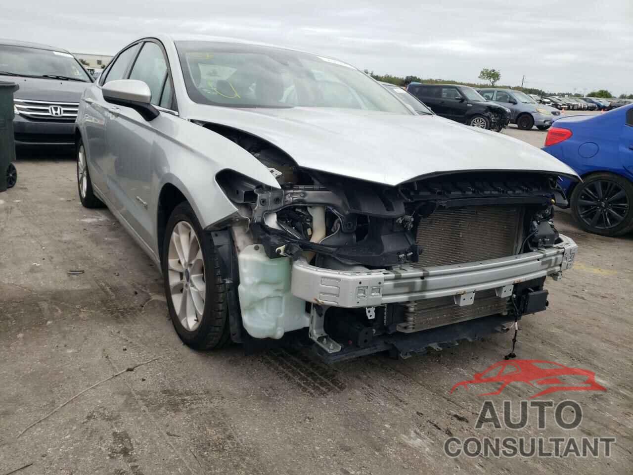 FORD FUSION 2019 - 3FA6P0LU2KR256606