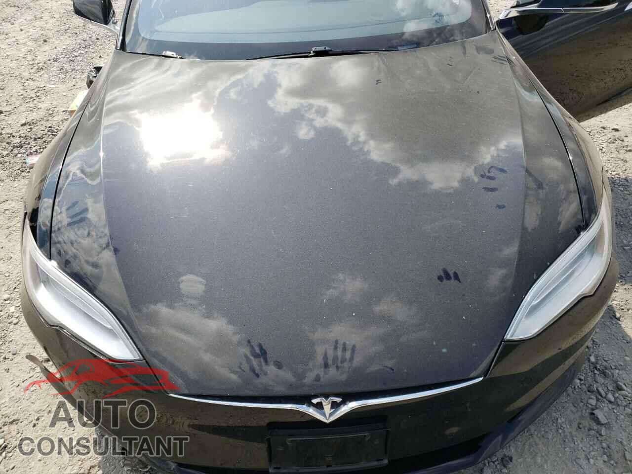 TESLA MODEL S 2017 - 5YJSA1E15HF209700