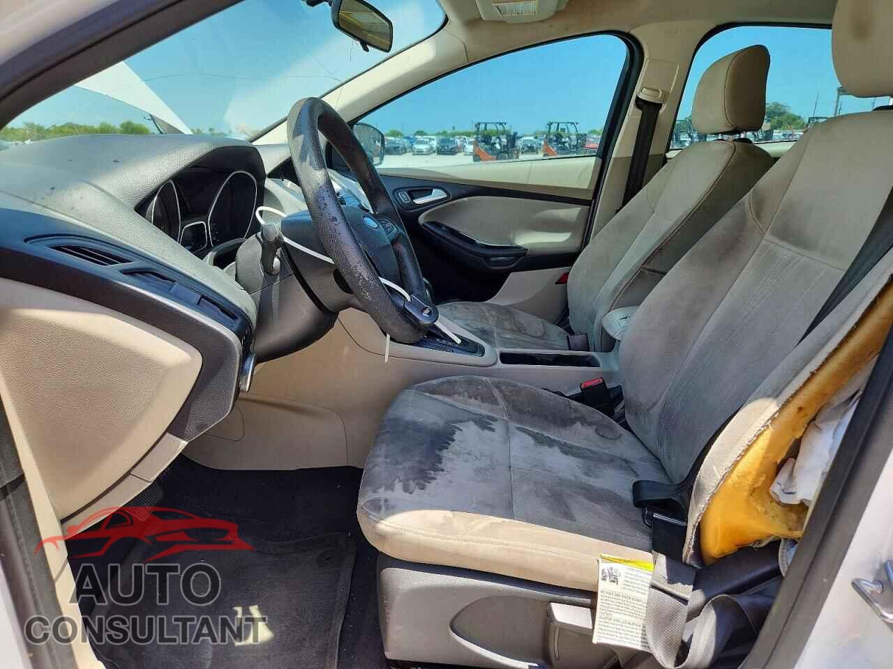 FORD FOCUS 2015 - 1FADP3F24FL255321