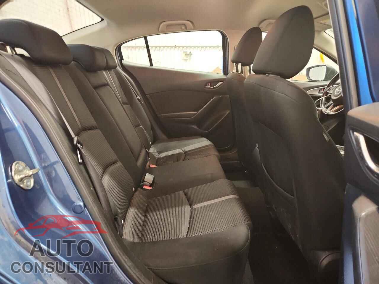 MAZDA 3 2018 - JM1BN1V78J1161908