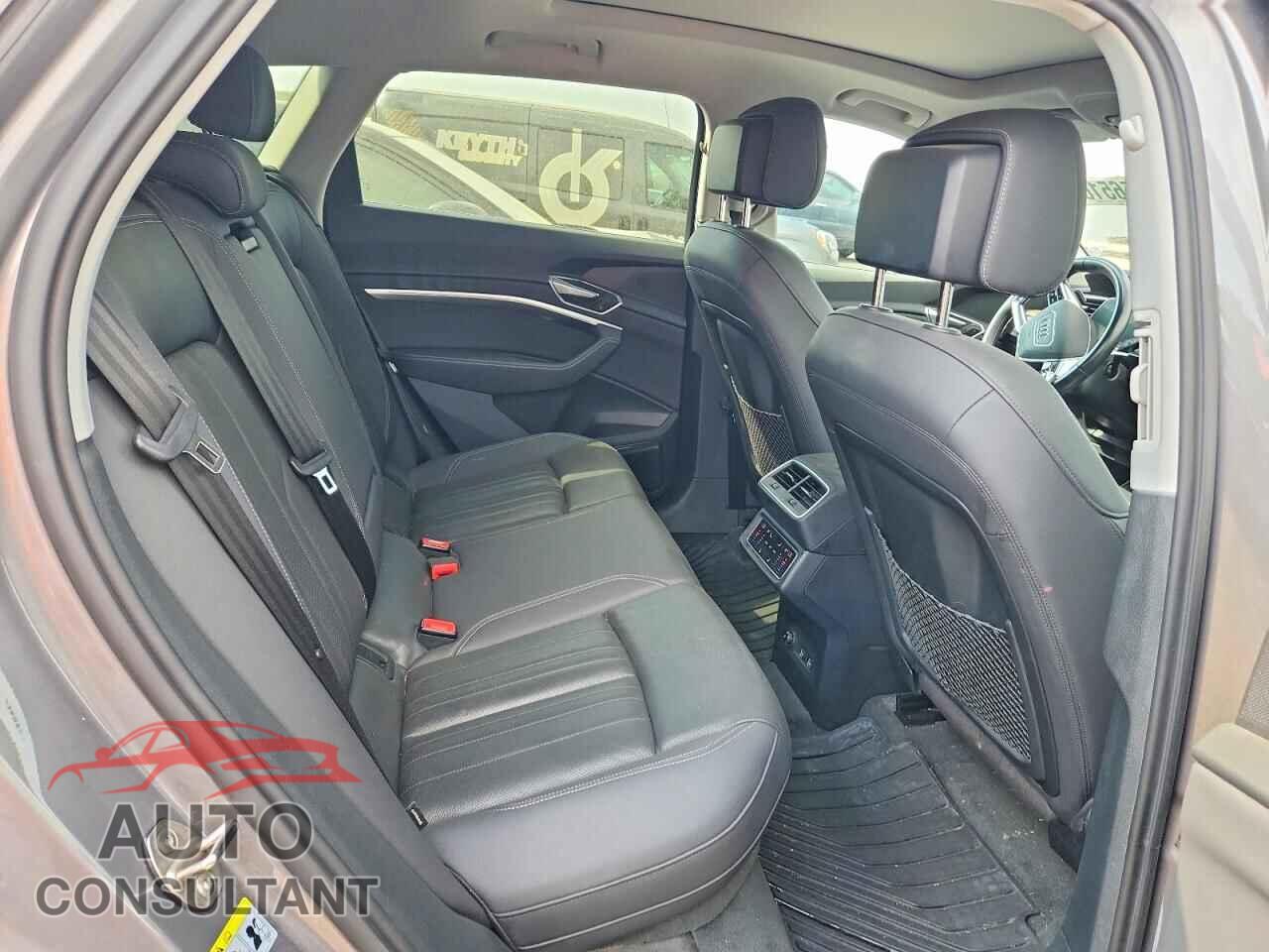 AUDI E-TRON 2019 - WA1LABGE2KB021683