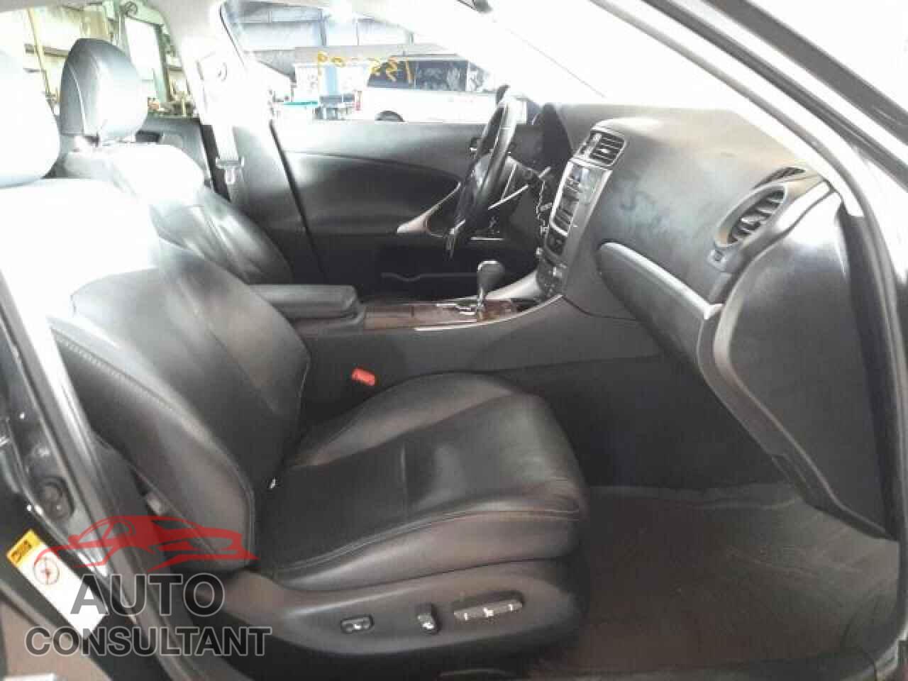 LEXUS IS 2011 - JTHBF5C29B5141431
