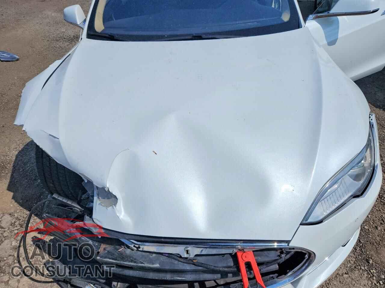 TESLA MODEL S 2014 - 5YJSA1H11EFP33935