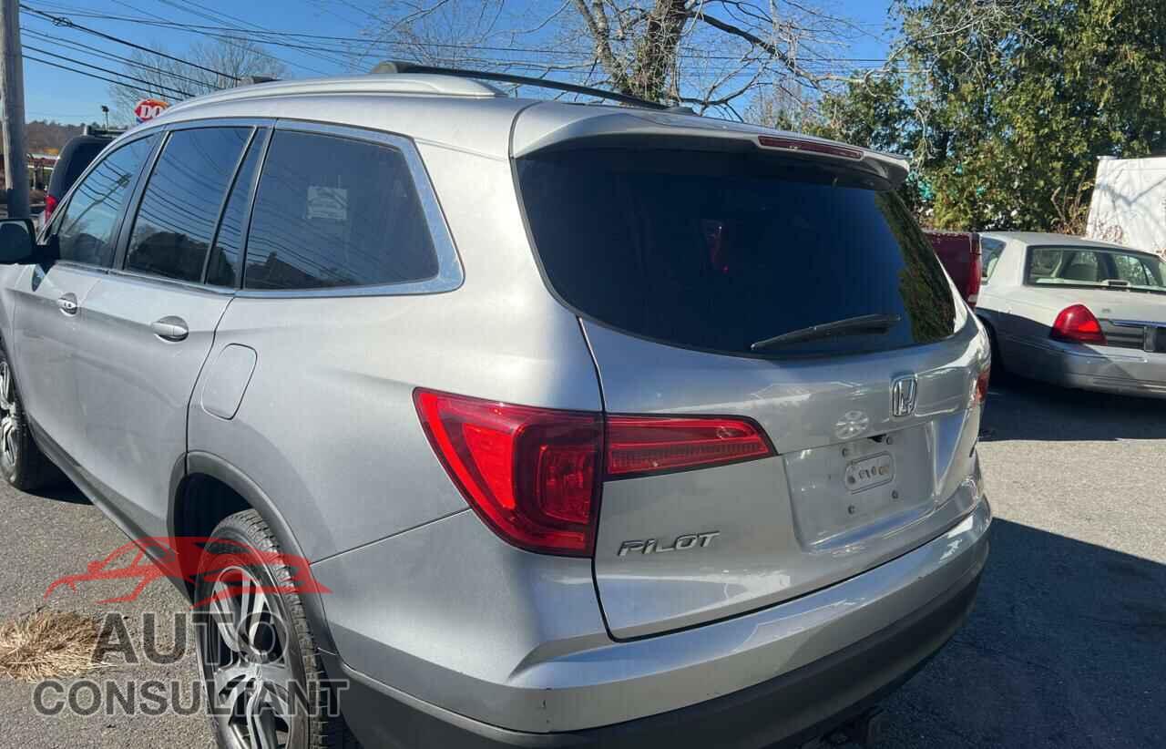 HONDA PILOT 2016 - 5FNYF6H36GB009235
