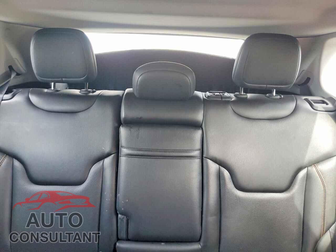 JEEP COMPASS 2018 - 3C4NJCCB0JT240347