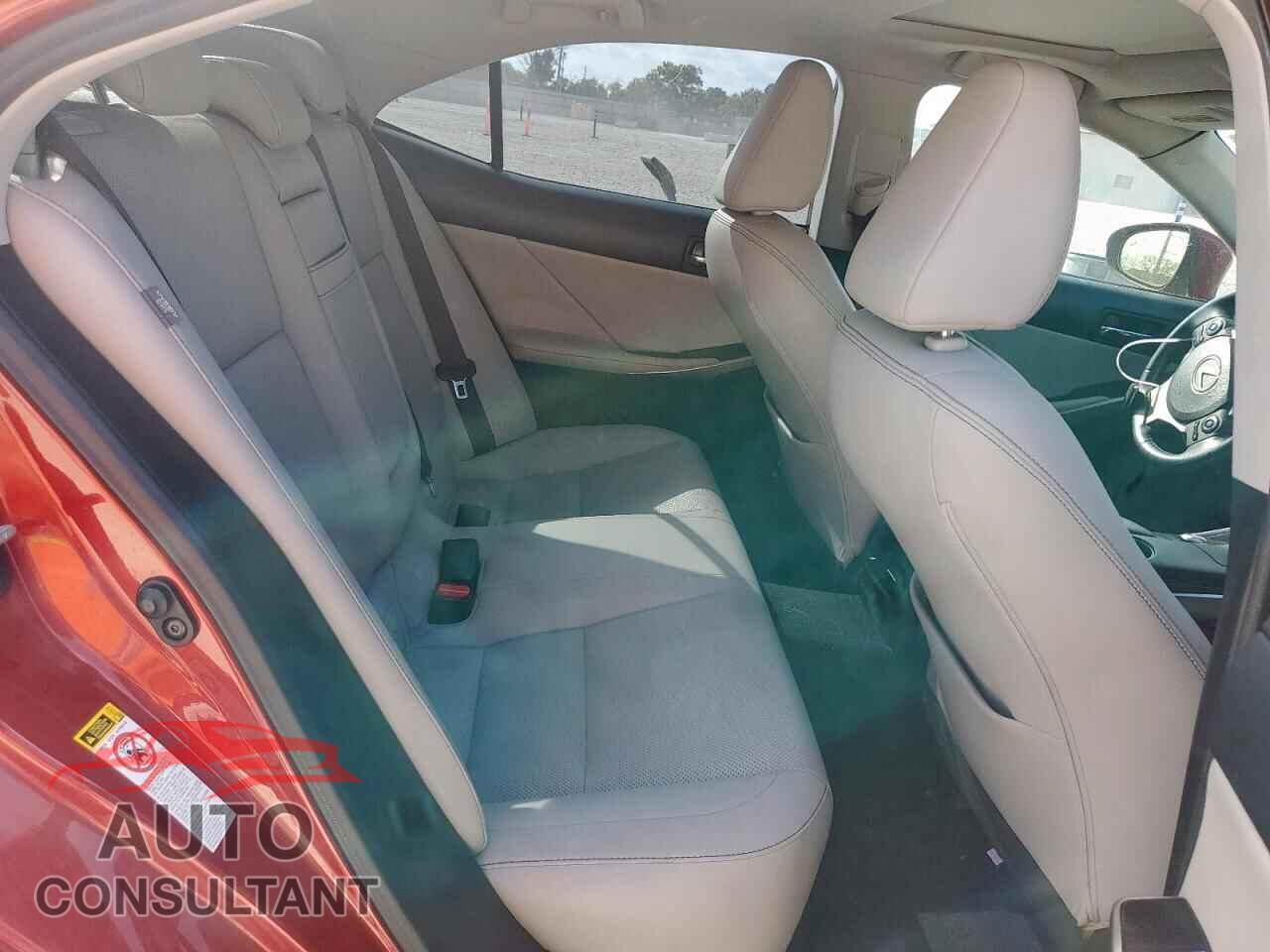 LEXUS IS 2015 - JTHBF1D29F5057669