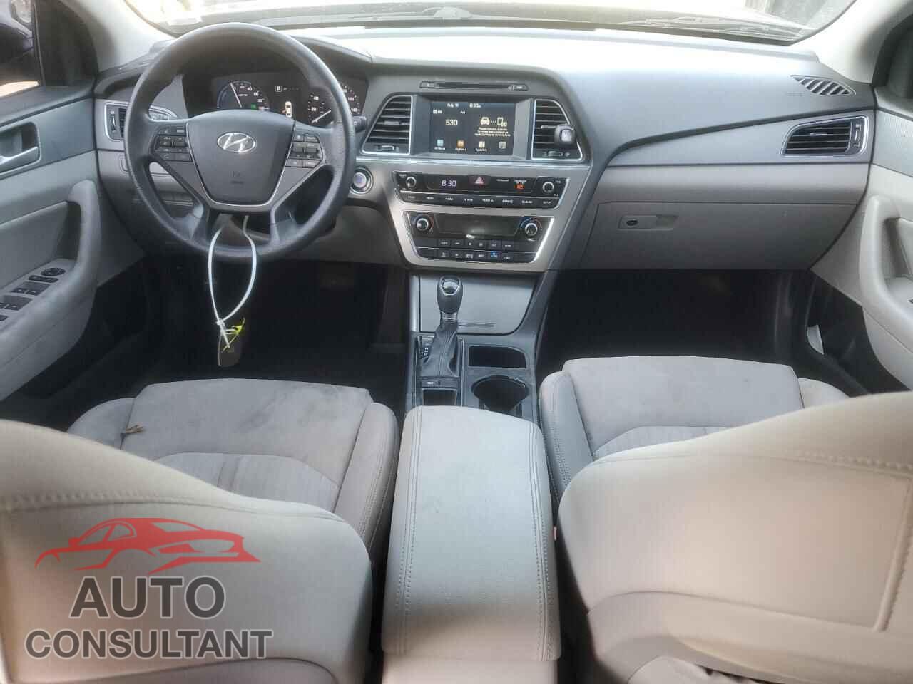 HYUNDAI SONATA 2017 - KMHE24L19HA048075