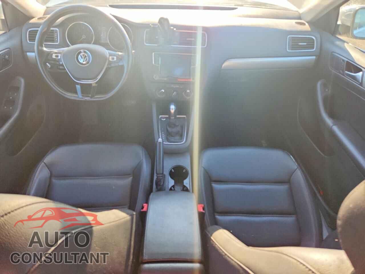 VOLKSWAGEN JETTA 2017 - 3VWDB7AJ1HM223830