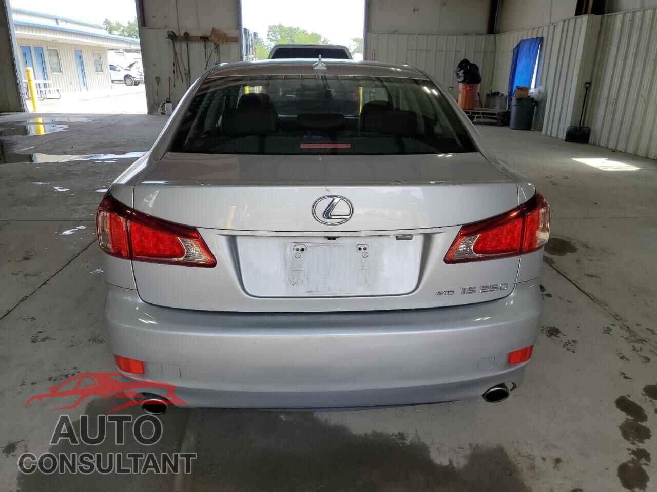 LEXUS IS 2011 - JTHCF5C23B5045198