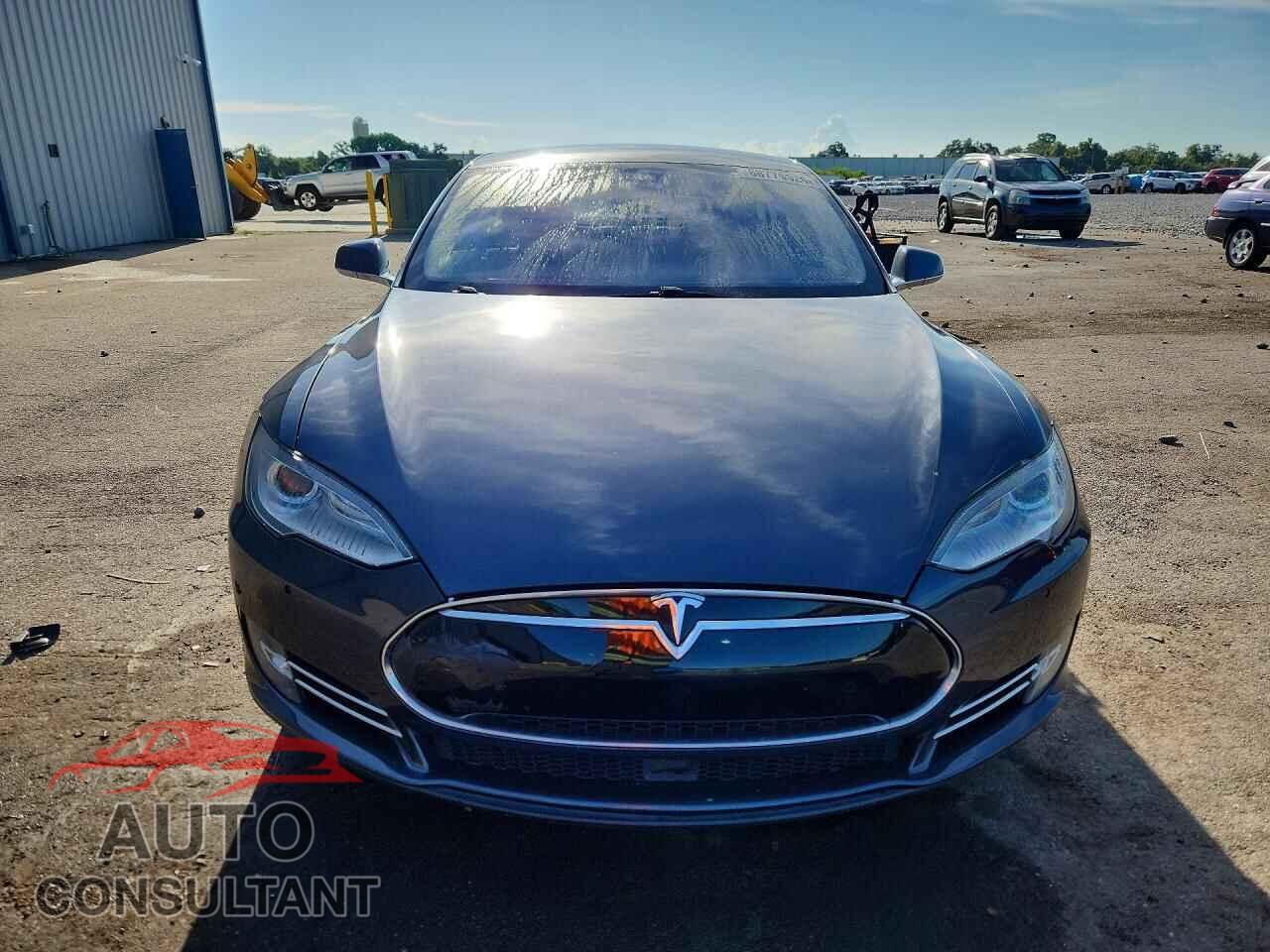 TESLA MODEL S 2014 - 5YJSA1H19EFP55911