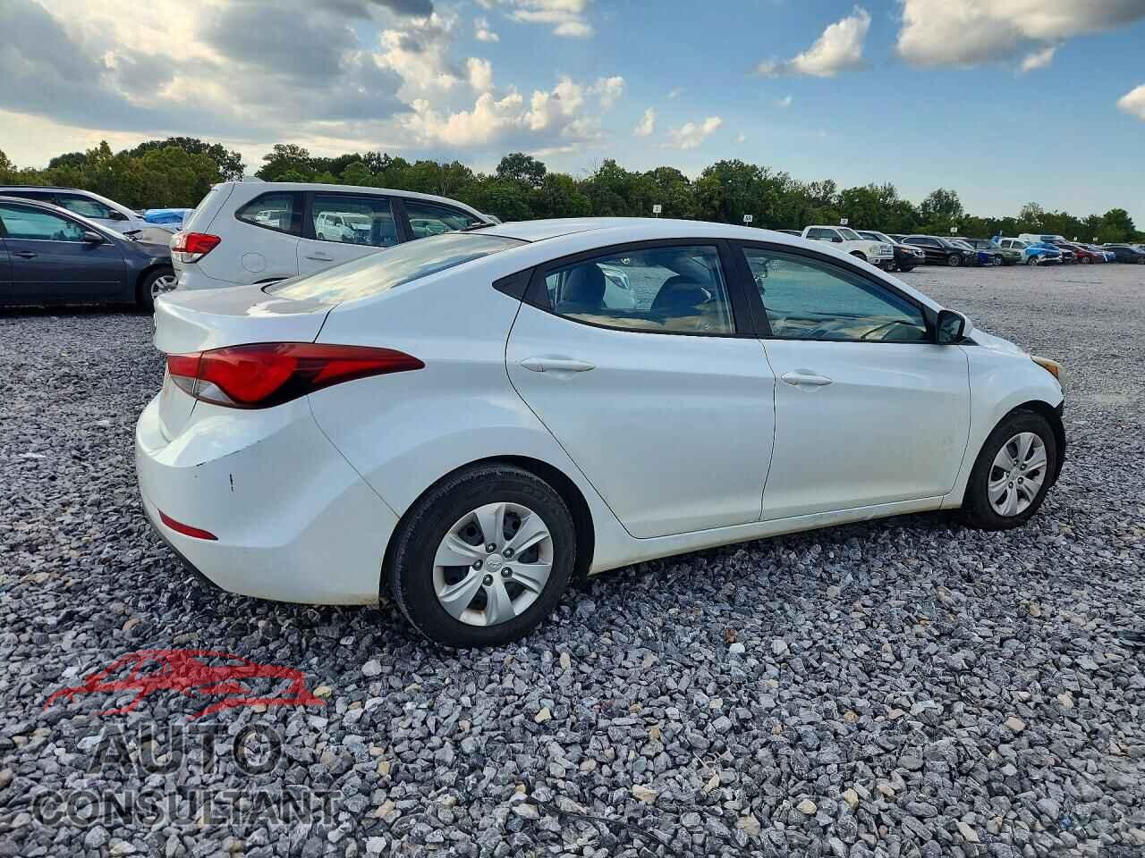 HYUNDAI ELANTRA 2016 - 5NPDH4AE6GH663324