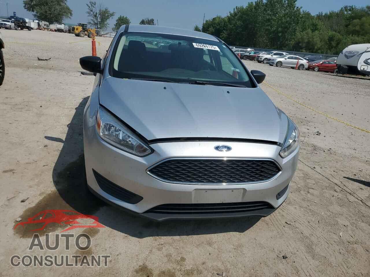 FORD FOCUS 2017 - 1FADP3E24HL243108
