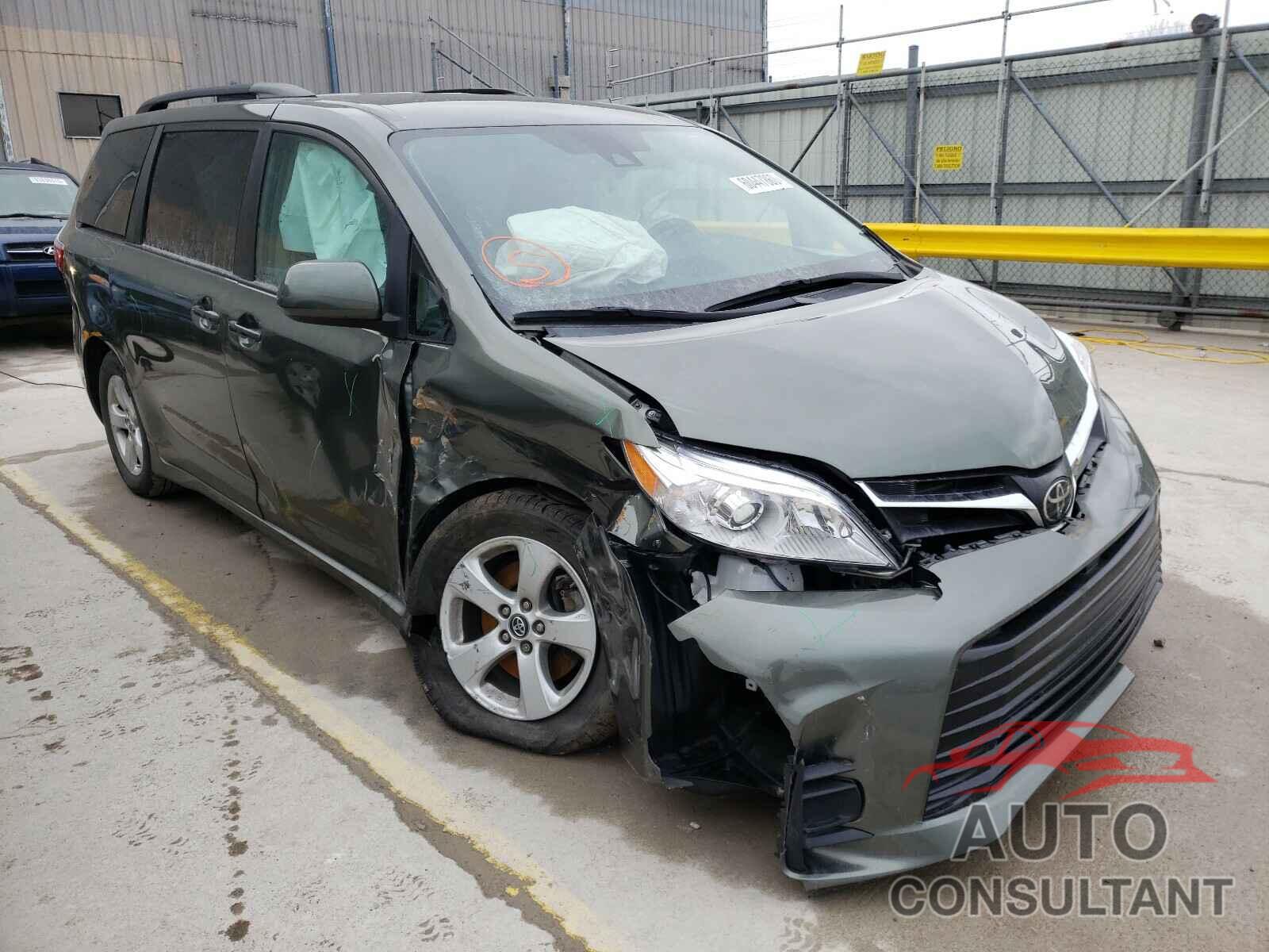 TOYOTA SIENNA 2018 - 5TDKZ3DC1JS957305