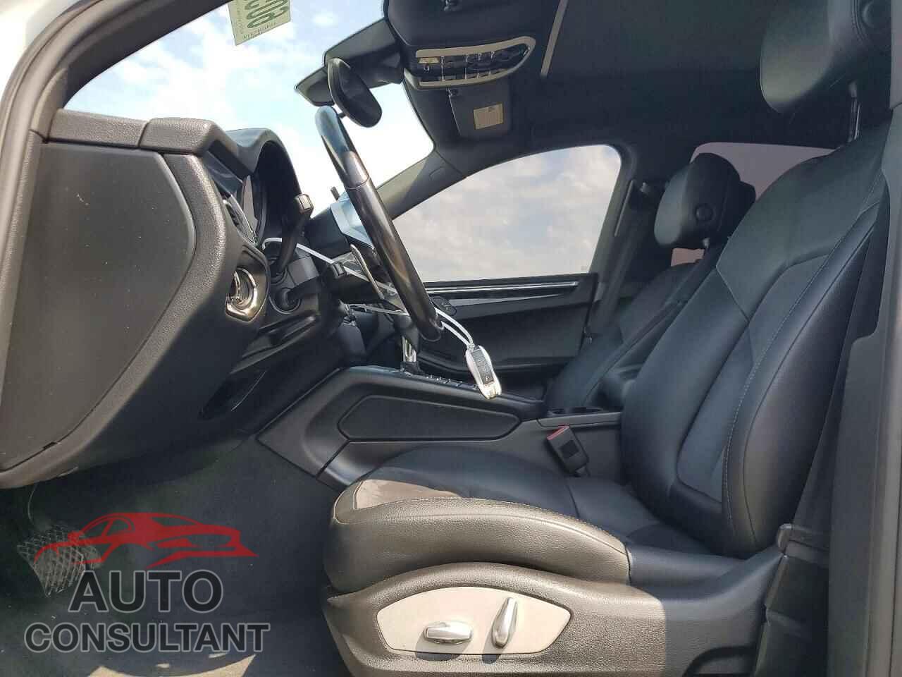 PORSCHE MACAN 2017 - WP1AA2A59HLB02350