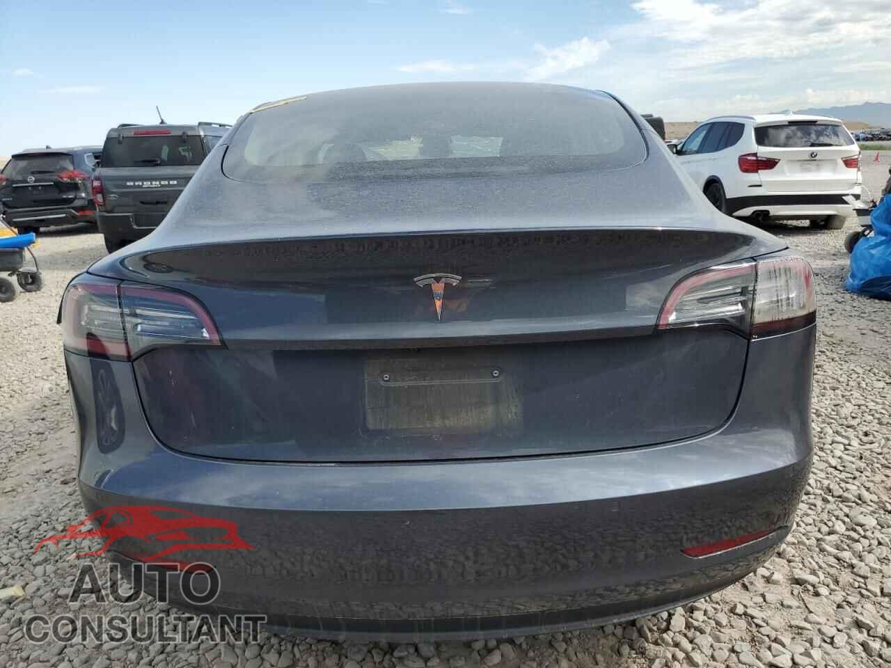 TESLA MODEL 3 2021 - 5YJ3E1EA4MF092310