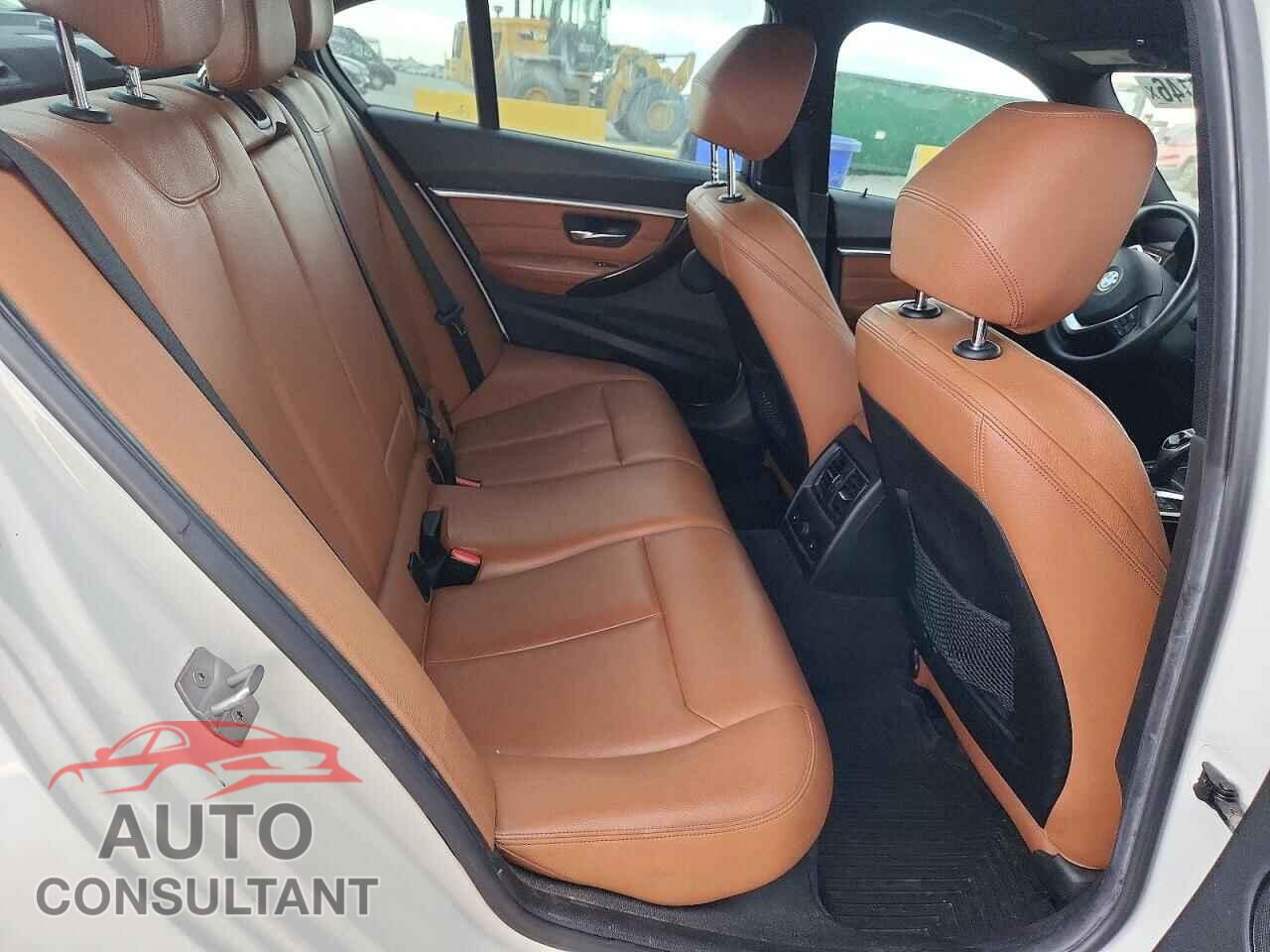 BMW 3 SERIES 2016 - WBA8E3G55GNU04199