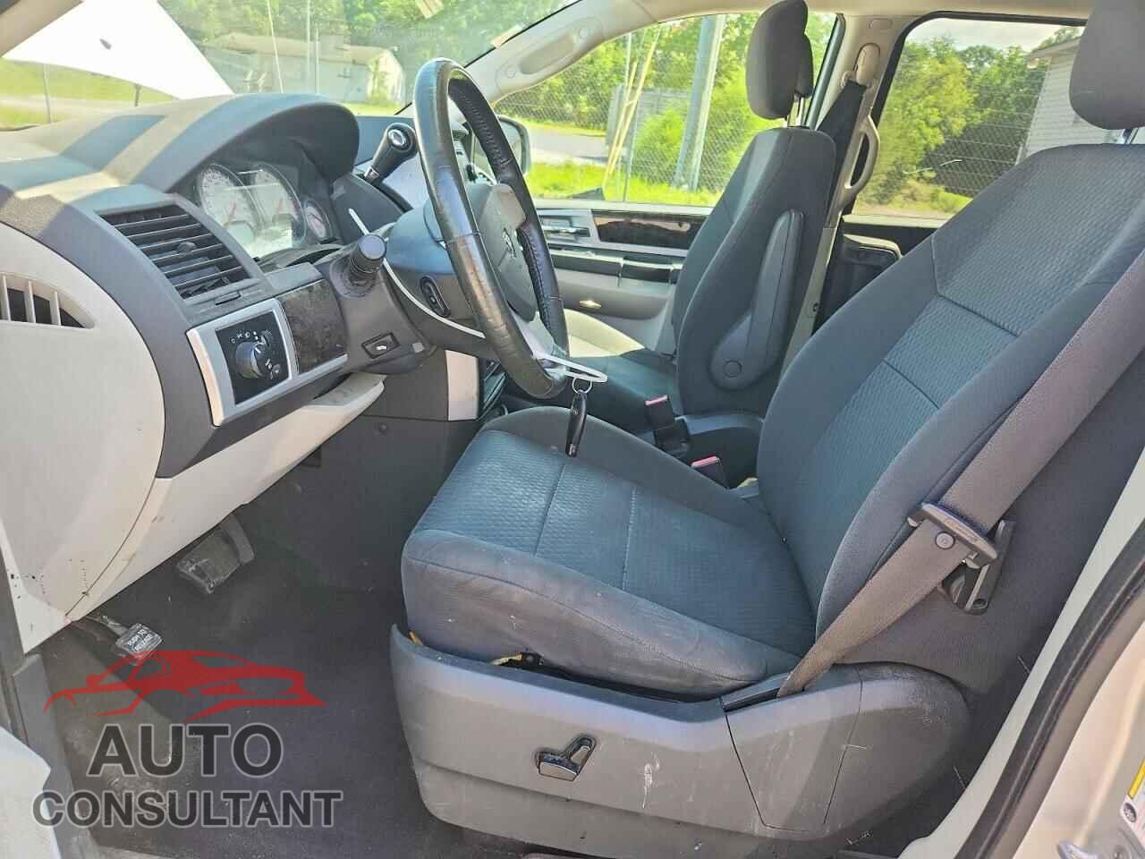 DODGE CARAVAN 2010 - 2D4RN5D13AR443911