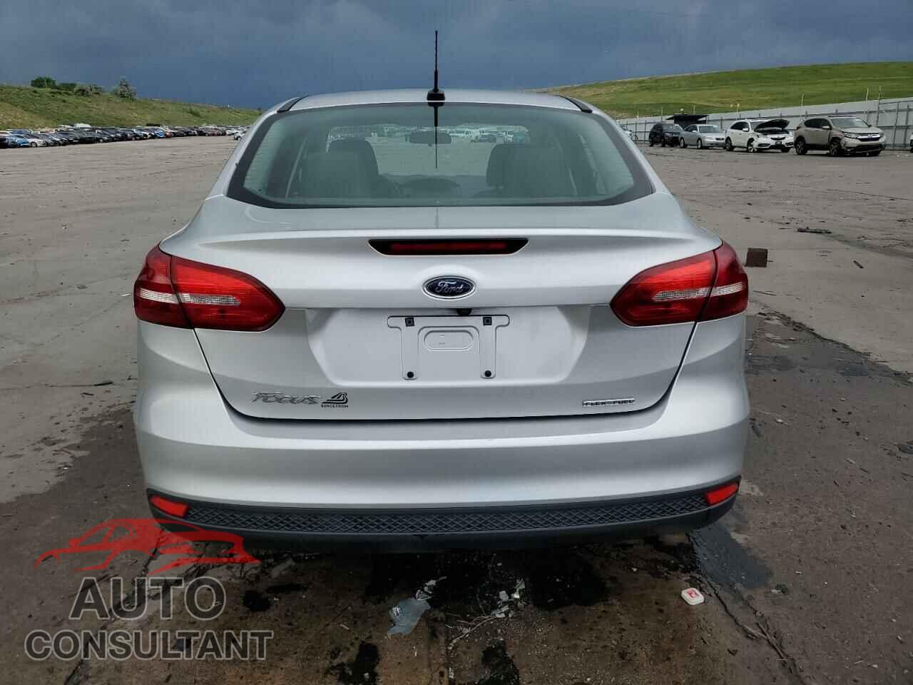 FORD FOCUS 2016 - 1FADP3E26GL347551