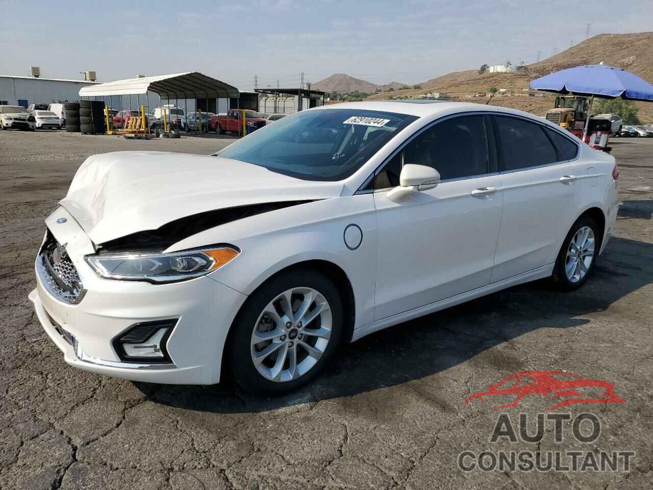 FORD FUSION 2019 - 3FA6P0SU7KR232545