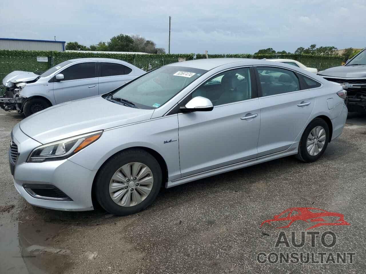 HYUNDAI SONATA 2017 - KMHE24L19HA055365