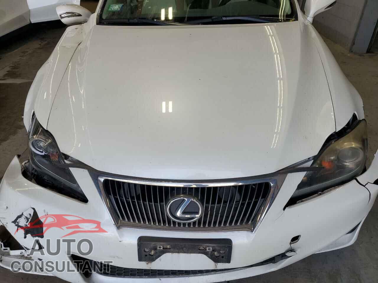 LEXUS IS 2011 - JTHCF5C23B5050739