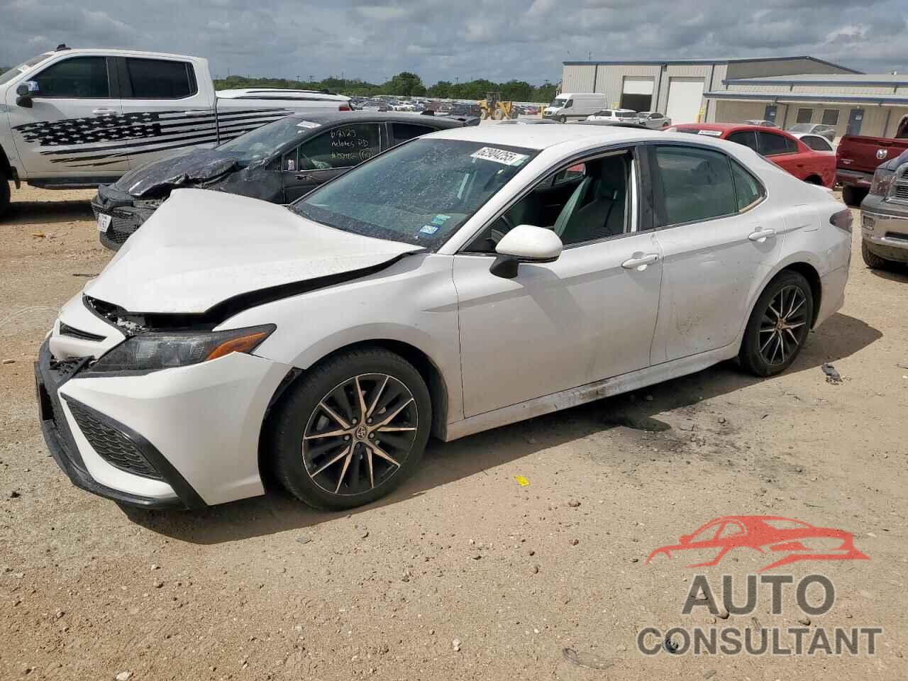 TOYOTA CAMRY 2022 - 4T1G11AK0NU670404