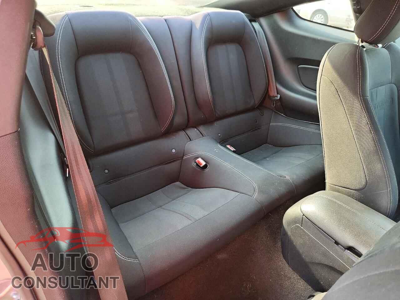FORD MUSTANG 2018 - 1FA6P8TH4J5106841