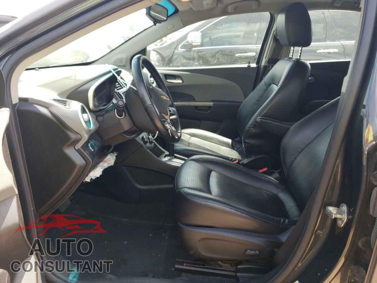 CHEVROLET SONIC 2019 - 1G1JF5SB7K4121983