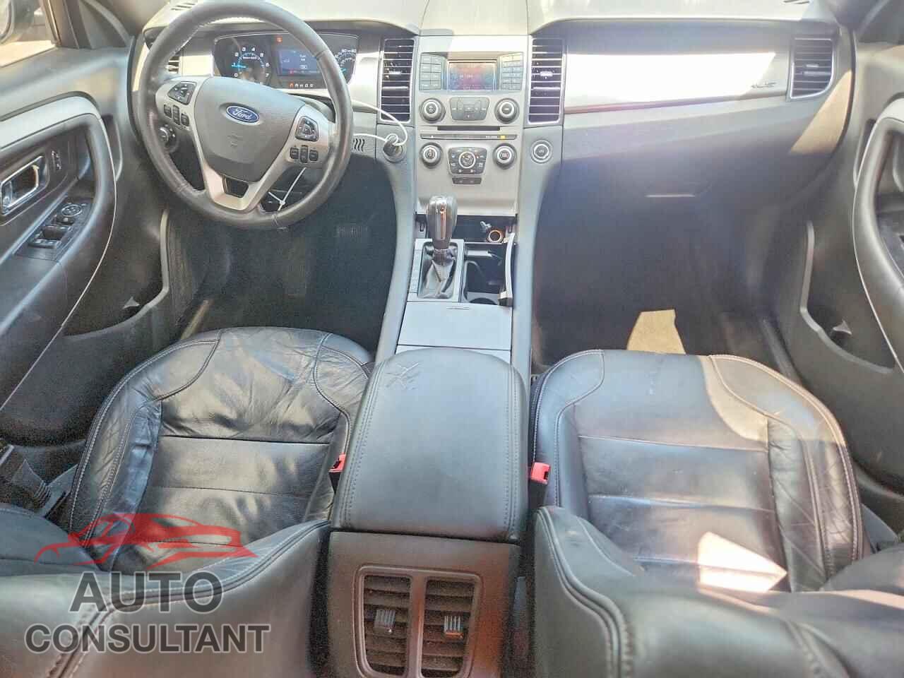 FORD TAURUS 2017 - 1FAHP2E88HG114698