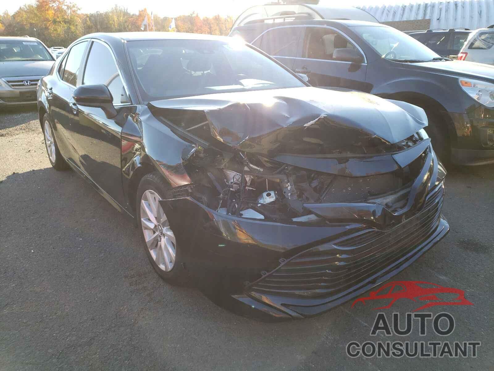 TOYOTA CAMRY 2018 - 4T1B11HKXJU070533