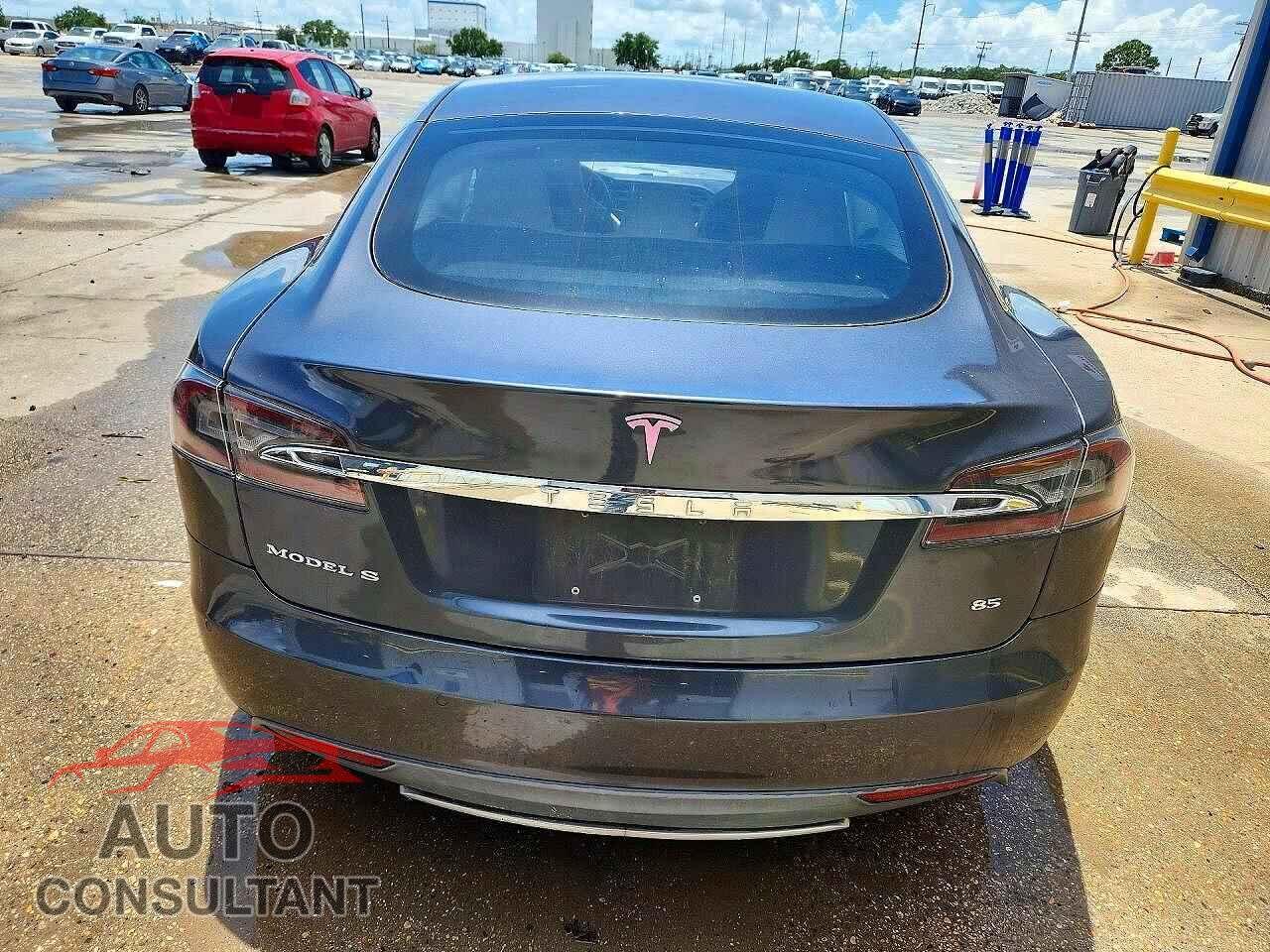 TESLA MODEL S 2014 - 5YJSA1H15EFP62239