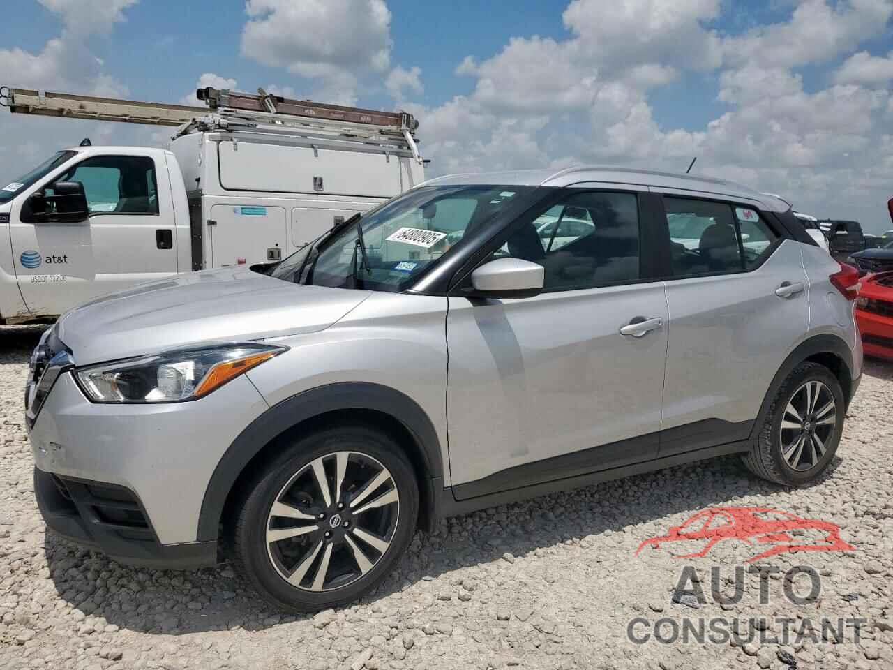 NISSAN KICKS 2018 - 3N1CP5CU3JL525694