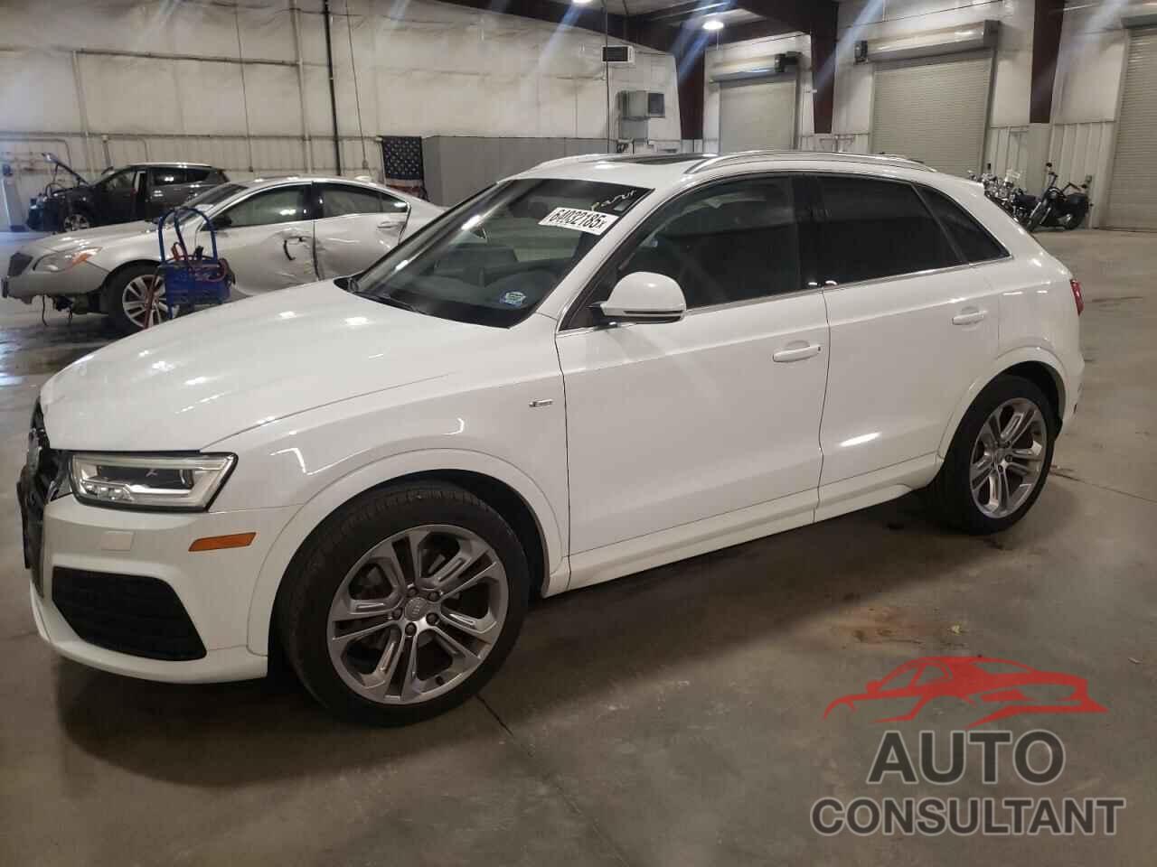 AUDI Q3 2017 - WA1GCCFS8HR000975