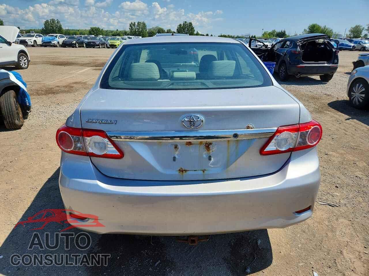 TOYOTA COROLLA 2011 - 2T1BU4EE5BC744808