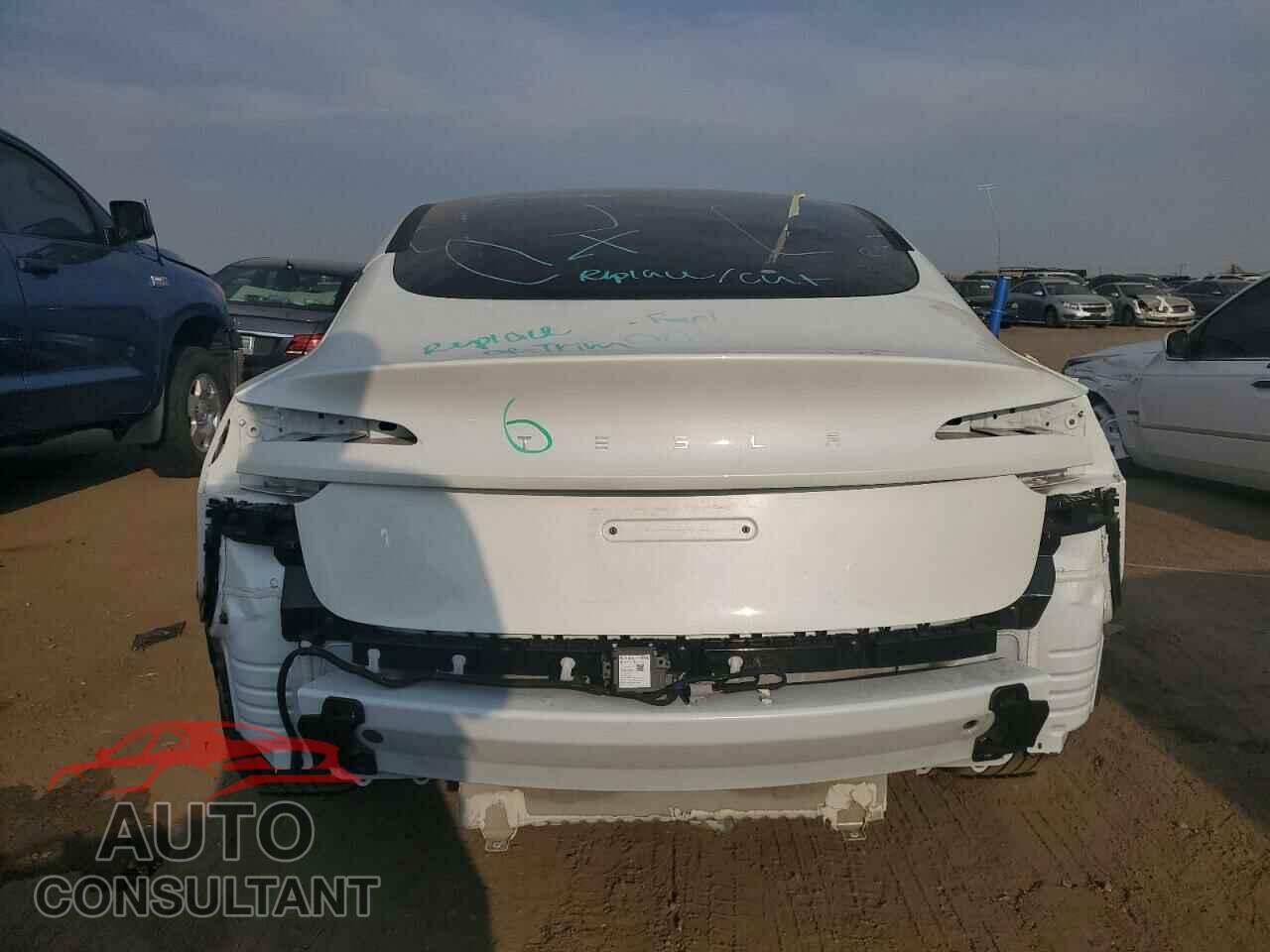 TESLA MODEL 3 2024 - 5YJ3E1EA7RF732484
