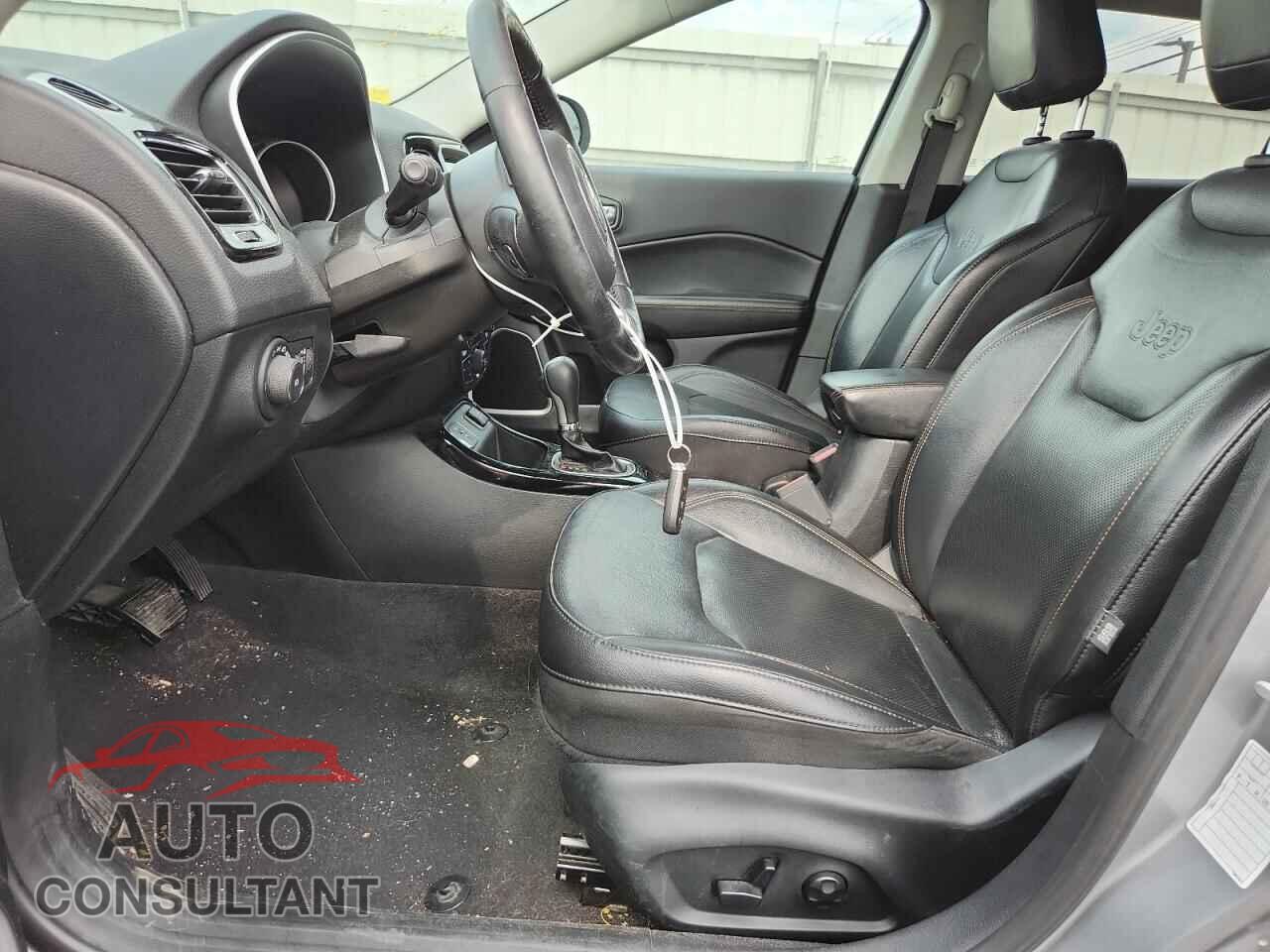 JEEP COMPASS 2019 - 3C4NJCCB0KT660109
